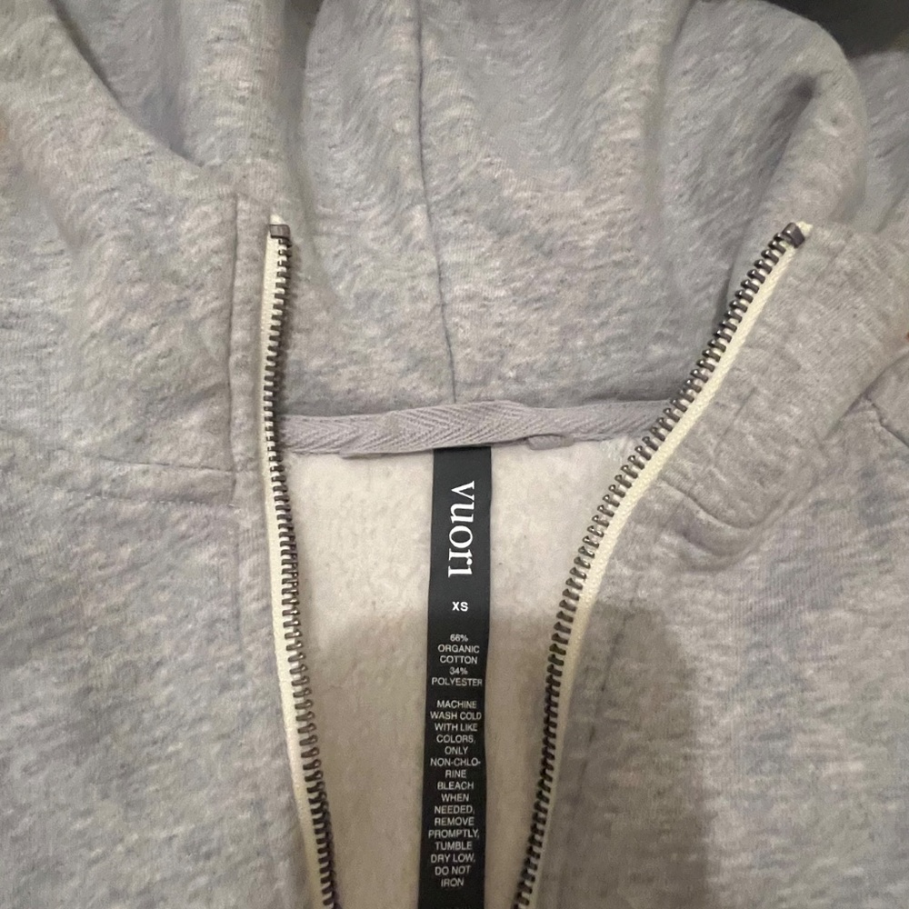 Vuori gray zip up hooded sweatshirt - Picture 4 of 6